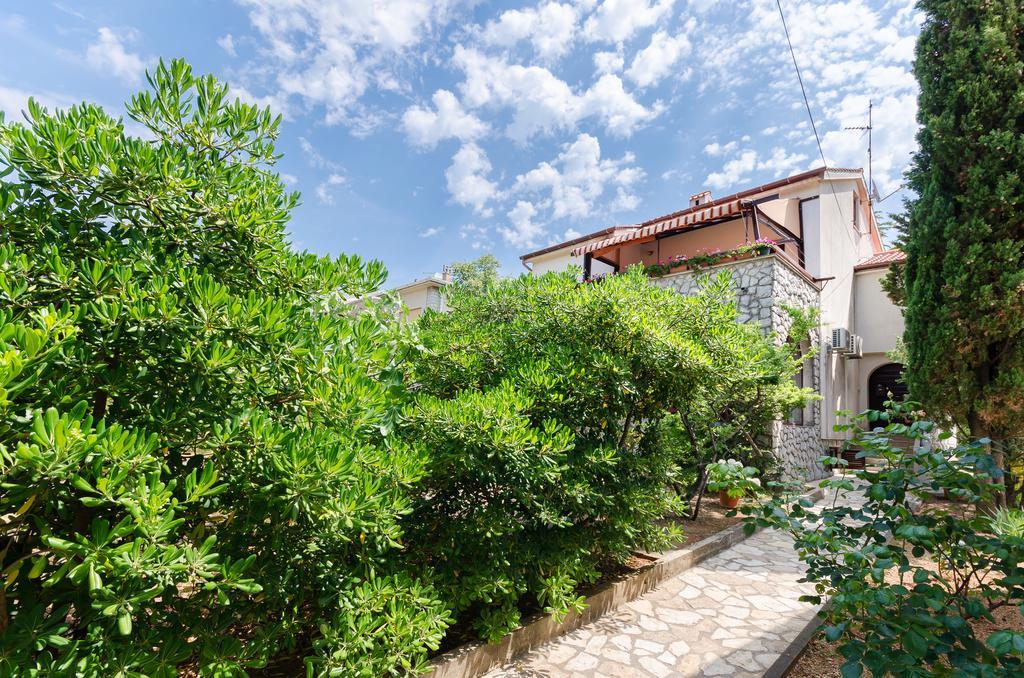 Apartment Bozena Punat Exterior photo