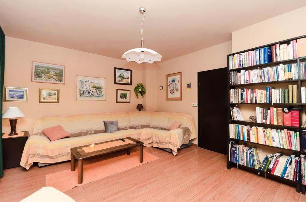 Apartment Bozena Punat Exterior photo
