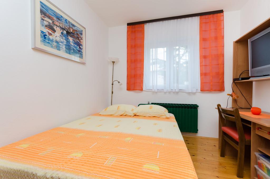 Apartment Bozena Punat Exterior photo